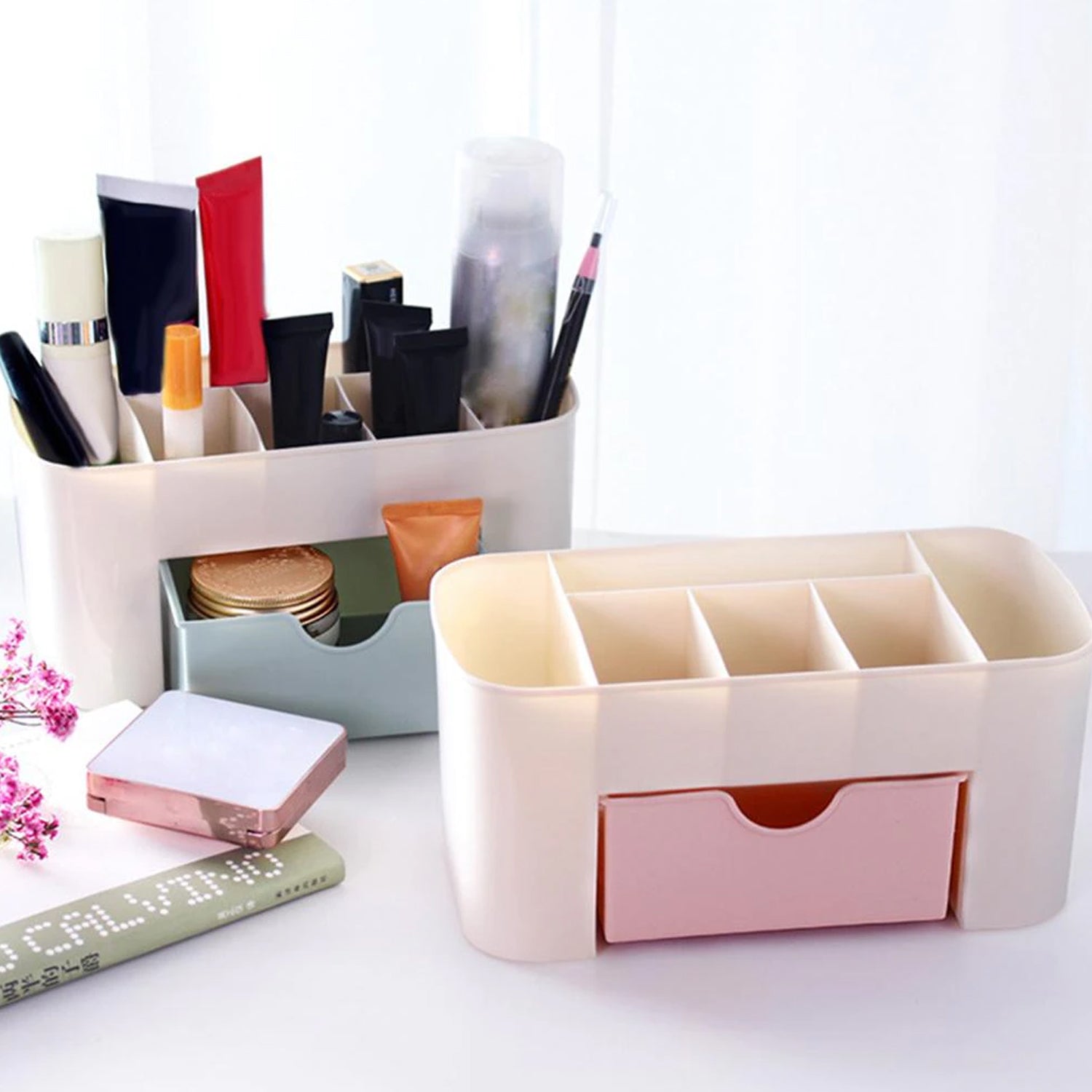 Compact and practical makeup cutlery box for home and travel use